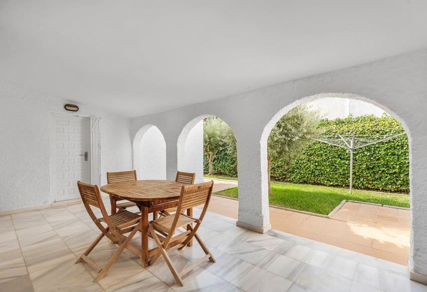 3 soveværelse Villa til salg i Torrevieja med swimmingpool garage - € 595.000 (Ref: 10029556)