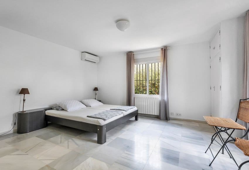 3 soveværelse Villa til salg i Torrevieja med swimmingpool garage - € 595.000 (Ref: 10029556)