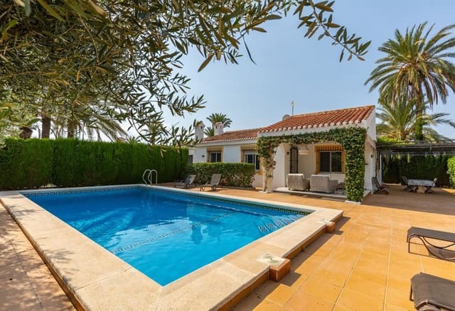 3 soveværelse Villa til salg i Playa de los Locos, Torrevieja med swimmingpool garage - € 595.000 (Ref: 10029556)