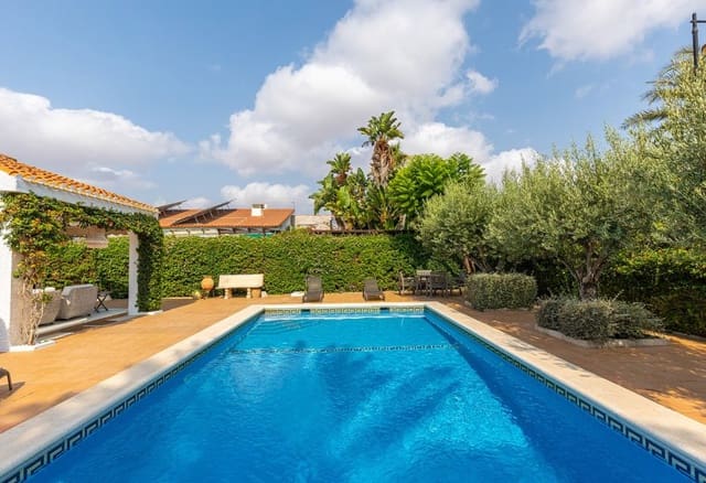 3 soveværelse Villa til salg i Playa de los Locos, Torrevieja med swimmingpool garage - € 595.000 (Ref: 10029556)