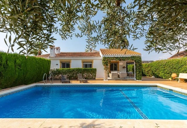3 soveværelse Villa til salg i Playa de los Locos, Torrevieja med swimmingpool garage - € 595.000 (Ref: 10029556)