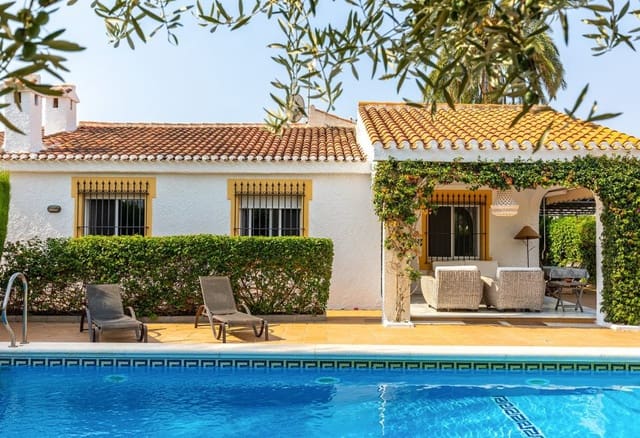 3 soveværelse Villa til salg i Playa de los Locos, Torrevieja med swimmingpool garage - € 595.000 (Ref: 10029556)