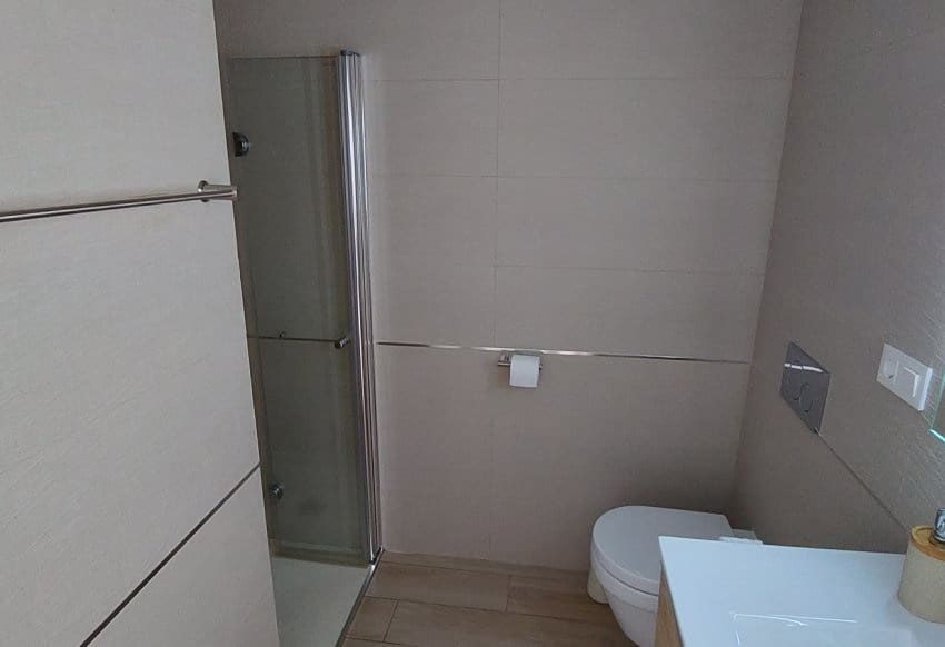 Apartamento de 2 habitaciones en Torrevieja en venta con piscina garaje - 300.000 € (Ref: 10029557)