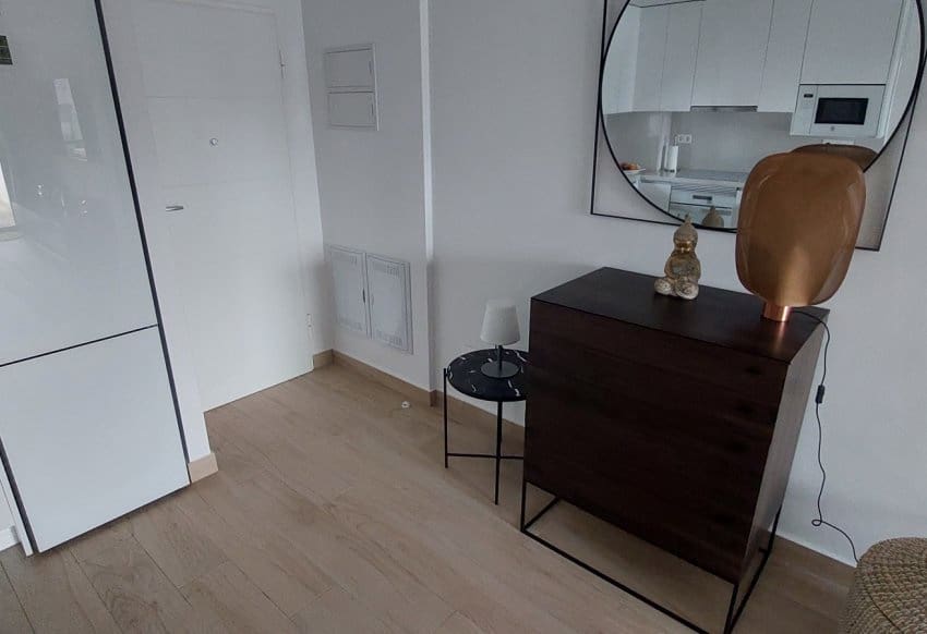 Apartamento de 2 habitaciones en Torrevieja en venta con piscina garaje - 300.000 € (Ref: 10029557)