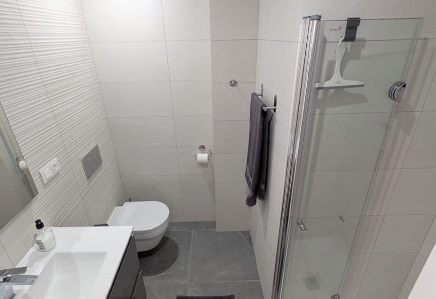 Apartamento de 2 habitaciones en Torrevieja en venta con piscina garaje - 300.000 € (Ref: 10029557)