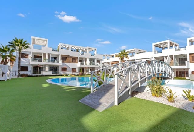Apartamento de 2 habitaciones en Los Balcones - Los Altos, Torrevieja en venta con piscina garaje - 300.000 € (Ref: 10029557)