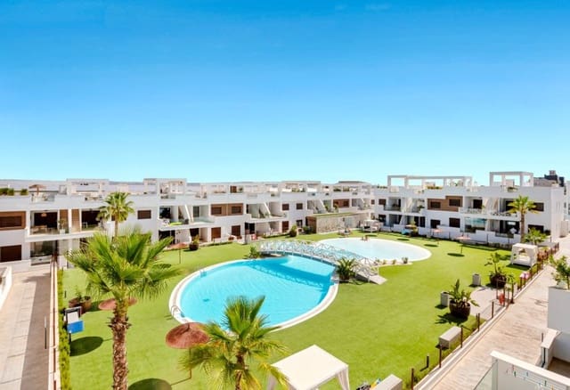 Apartamento de 2 habitaciones en Los Balcones - Los Altos, Torrevieja en venta con piscina garaje - 300.000 € (Ref: 10029557)