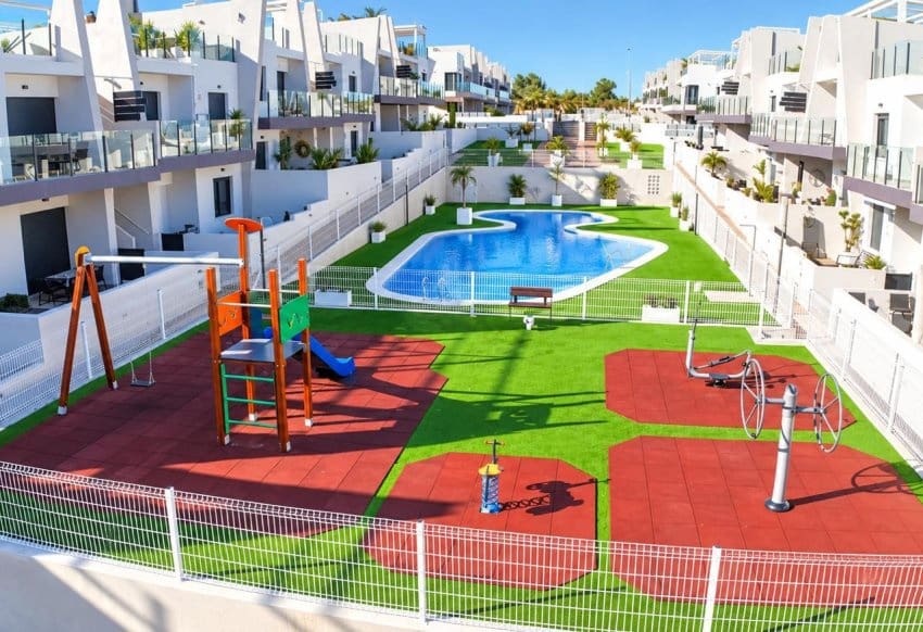 2 soveværelse Lejlighed til salg i San Miguel de Salinas med swimmingpool - € 245.000 (Ref: 10177666)