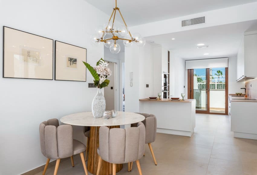 3 soveværelse Bungalow til salg i Torrevieja med swimmingpool - € 305.000 (Ref: 9773444)