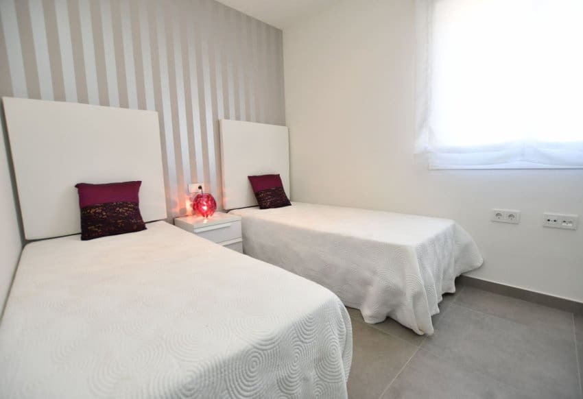 2 sovrum Bungalow till salu i San Miguel de Salinas med pool - 273 800 € (Ref: 9773446)