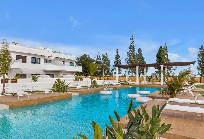 2 slaapkamer Appartement te koop in Los Alcazares met zwembad - € 319.900 (Ref: 9773449)