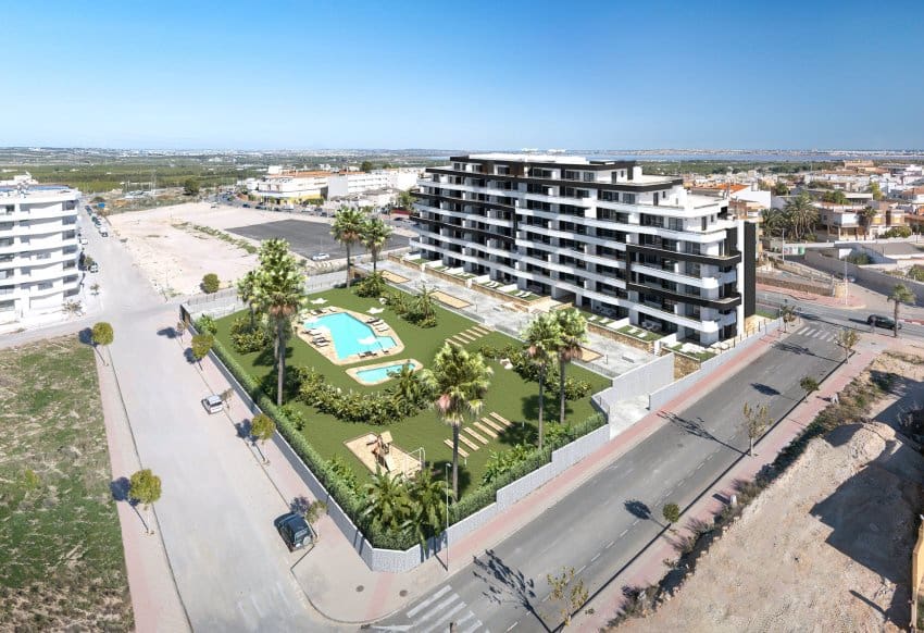 2 Zimmer Apartment zu verkaufen in San Miguel de Salinas mit Pool - 224.000 € (Ref: 9773450)