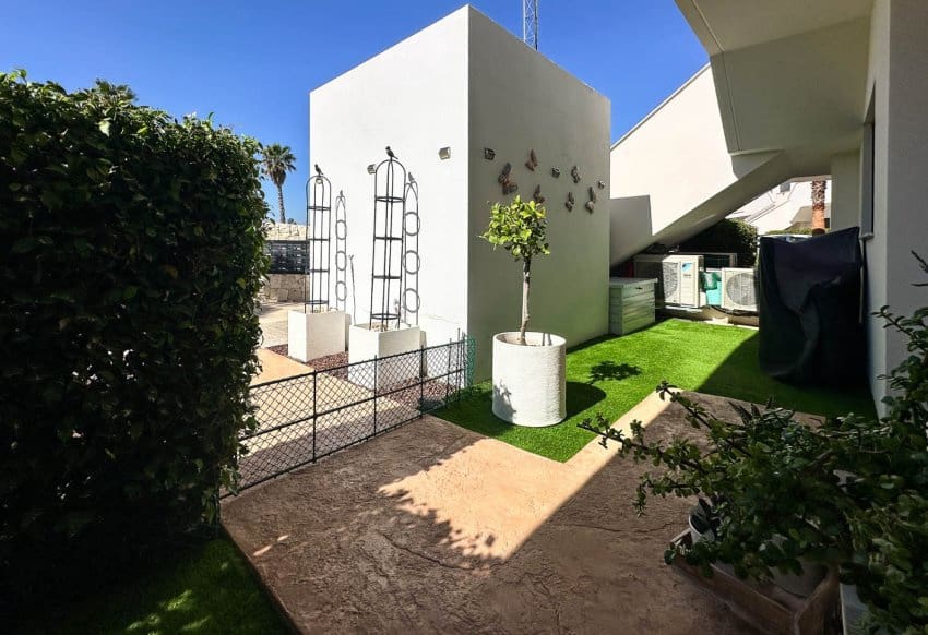 2 slaapkamer Appartement te koop in Pilar de la Horadada met zwembad - € 299.950 (Ref: 9773451)