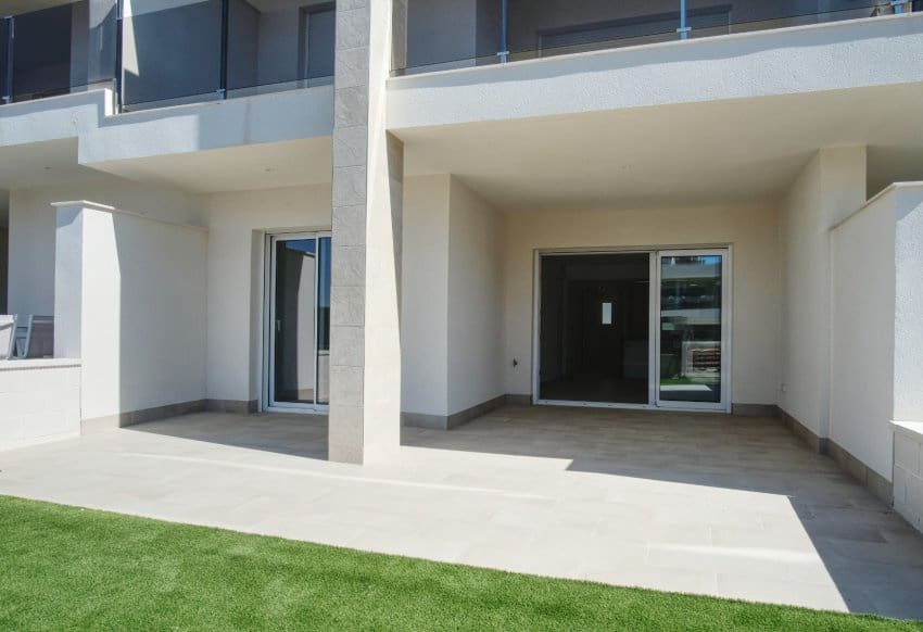 2 chambre Appartement à vendre à Guardamar del Segura avec piscine garage - 295 000 € (Ref: 9773452)