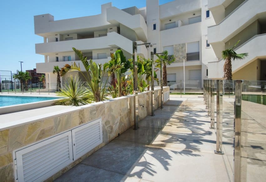 2 chambre Appartement à vendre à Guardamar del Segura avec piscine garage - 295 000 € (Ref: 9773452)