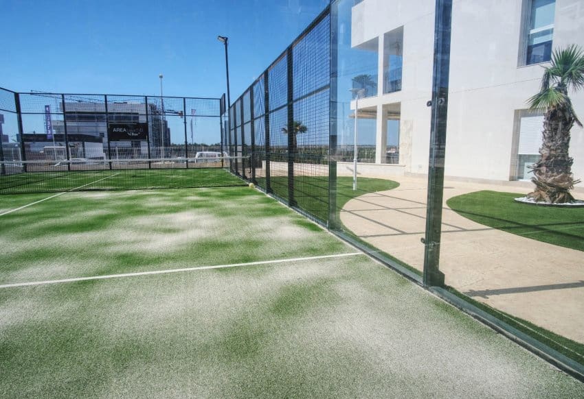 2 chambre Appartement à vendre à Guardamar del Segura avec piscine garage - 295 000 € (Ref: 9773452)