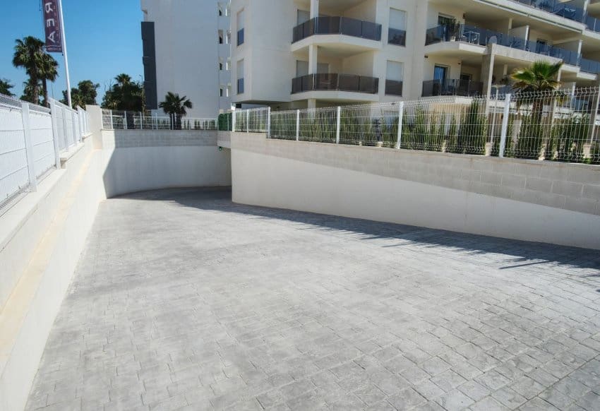 2 chambre Appartement à vendre à Guardamar del Segura avec piscine garage - 295 000 € (Ref: 9773452)