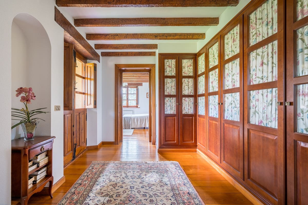 7 bedroom Villa for sale in Siero with pool garage - € 1,750,000 (Ref: 9735374)