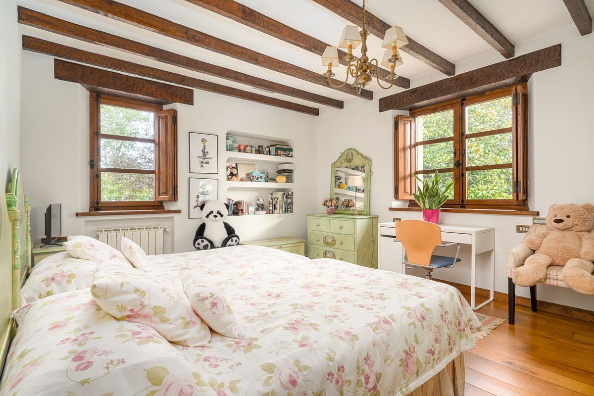 7 bedroom Villa for sale in Siero with pool garage - € 1,750,000 (Ref: 9735374)