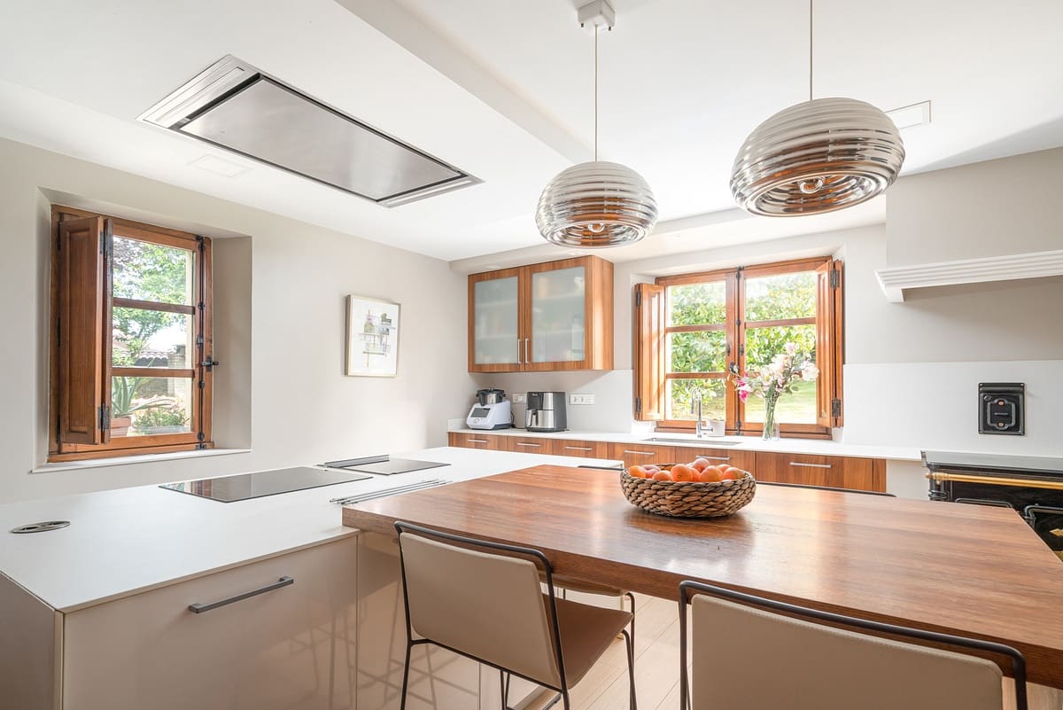 7 bedroom Villa for sale in Siero with pool garage - € 1,750,000 (Ref: 9735374)