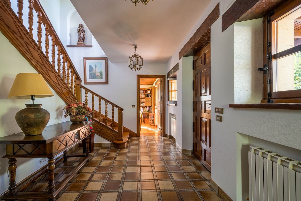 7 bedroom Villa for sale in Siero with pool garage - € 1,750,000 (Ref: 9735374)