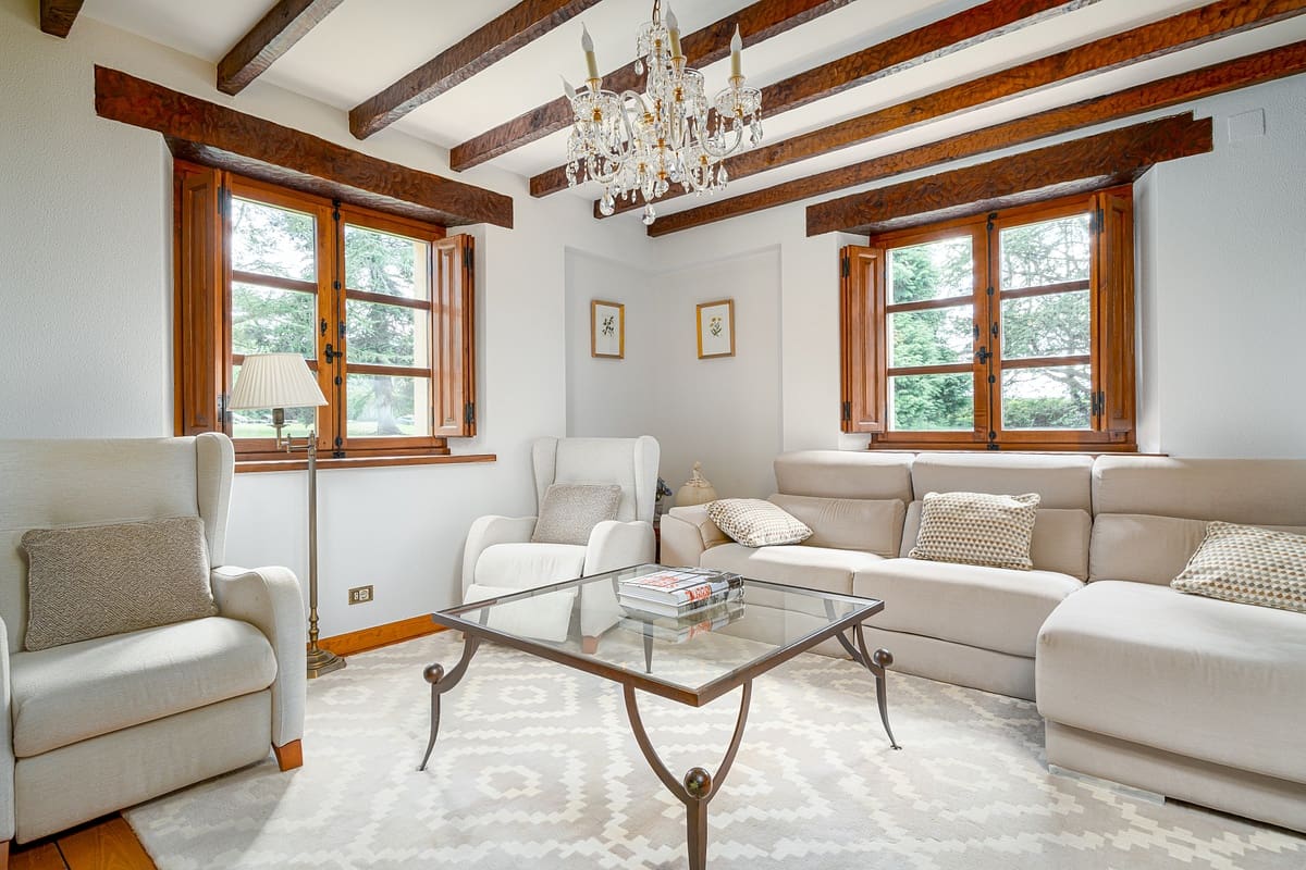 7 bedroom Villa for sale in Siero with pool garage - € 1,750,000 (Ref: 9735374)