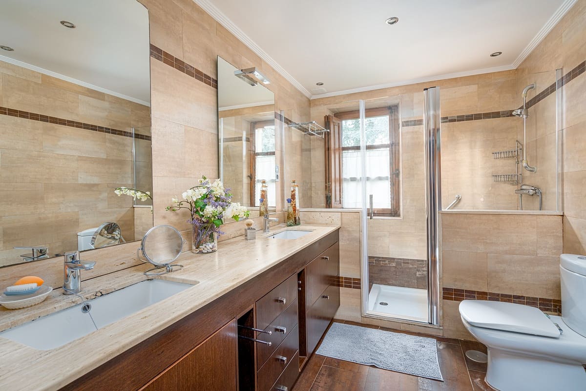 7 bedroom Villa for sale in Siero with pool garage - € 1,750,000 (Ref: 9735374)