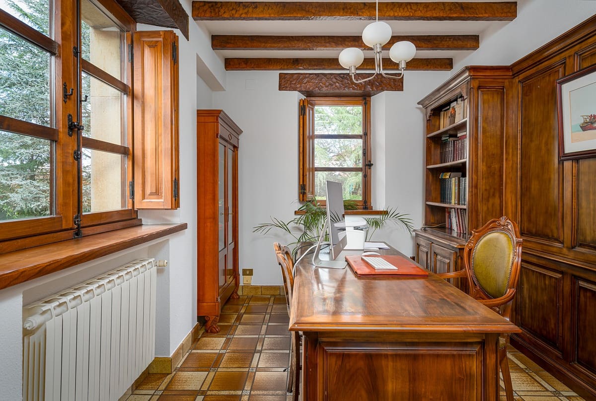 7 bedroom Villa for sale in Siero with pool garage - € 1,750,000 (Ref: 9735374)