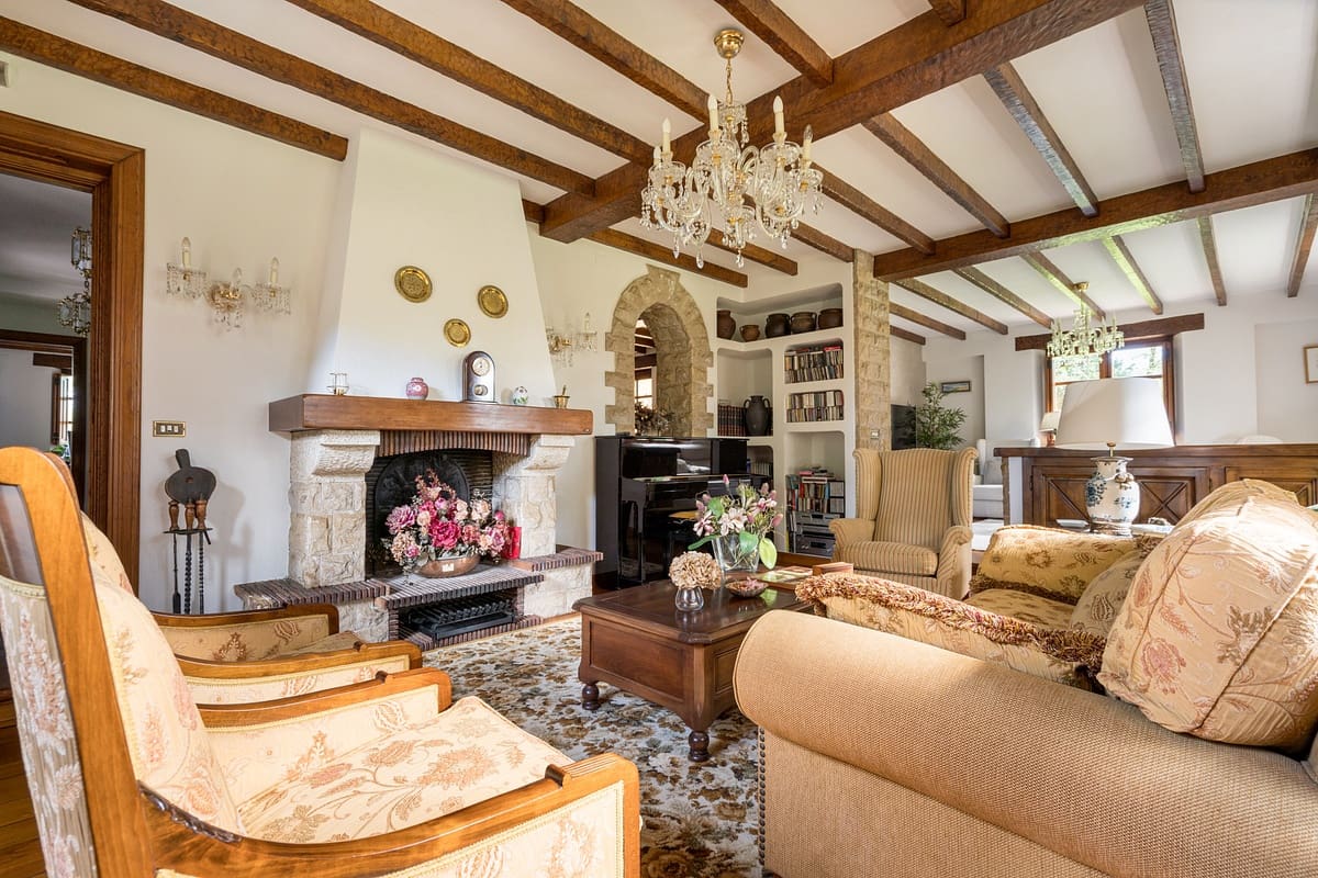 7 bedroom Villa for sale in Siero with pool garage - € 1,750,000 (Ref: 9735374)