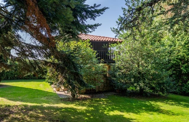 7 soverom Villa til salgs i Siero med svømmebasseng garasje - € 1 750 000 (Ref: 9735374)