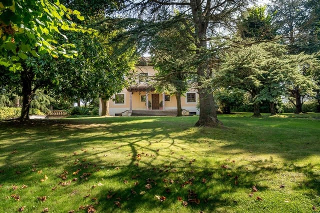 7 soverom Villa til salgs i Siero med svømmebasseng garasje - € 1 750 000 (Ref: 9735374)