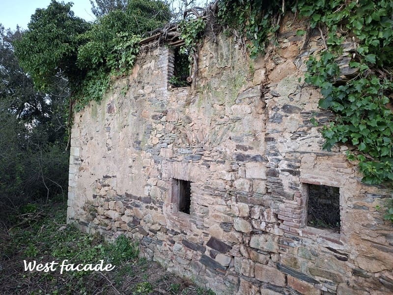 Ruine zu verkaufen in Cruilles Monells i Sant Sadurni de I'Heura - 220.000 € (Ref: 9734150)