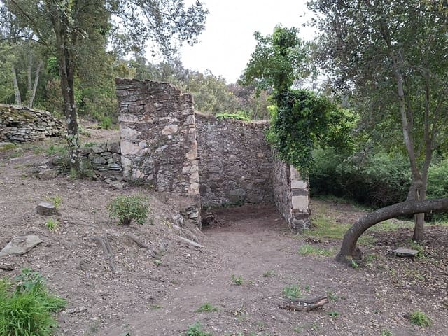 Ruine à vendre à Cruïlles Monells i Sant Sadurní de I'Heura - 220 000 € (Ref: 9734150)