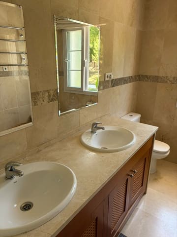 Adosado de 4 habitaciones en Alhaurín de la Torre en venta con piscina garaje - 479.990 € (Ref: 9890697)