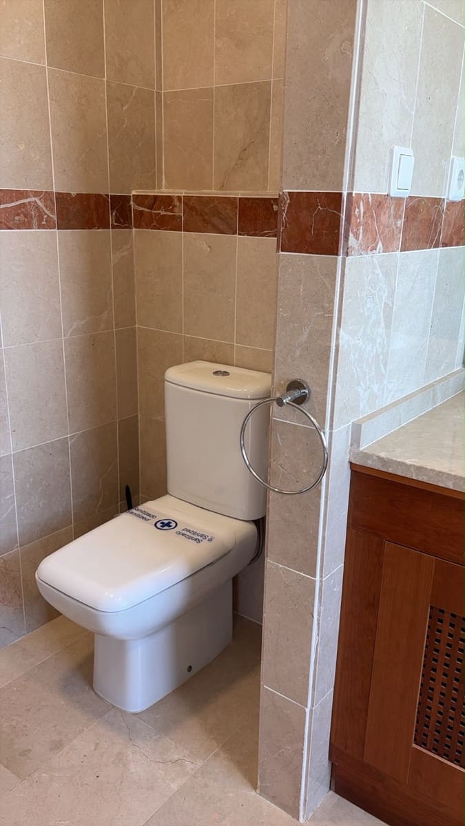 3 soverom Villa til salgs i Malaga by med svømmebasseng garasje - € 479 990 (Ref: 9964020)
