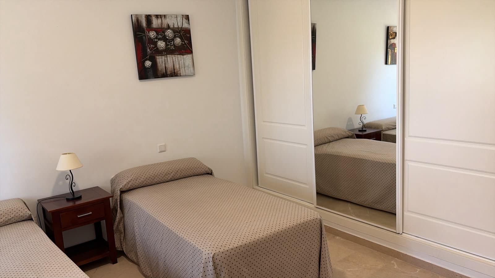 3 soverom Villa til salgs i Malaga by med svømmebasseng garasje - € 479 990 (Ref: 9964020)