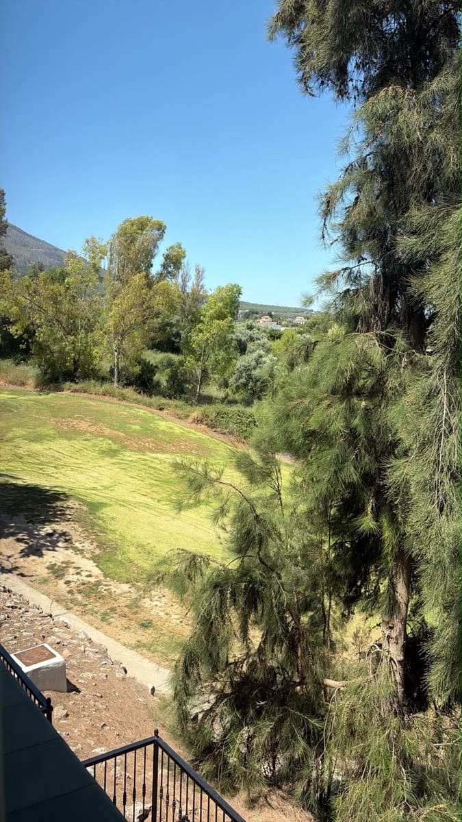 3 soverom Villa til salgs i Malaga by med svømmebasseng garasje - € 479 990 (Ref: 9964020)