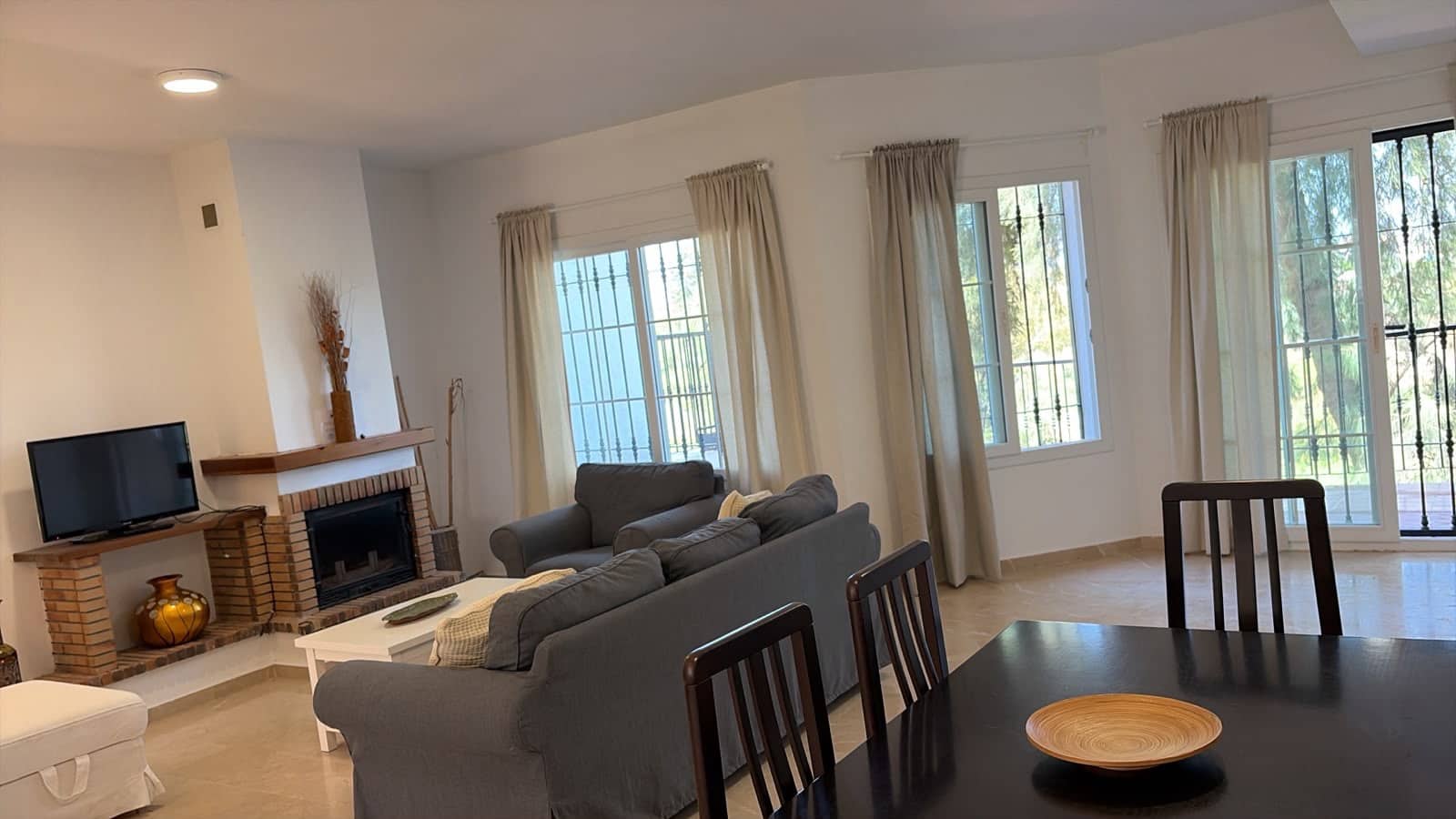 3 soverom Villa til salgs i Malaga by med svømmebasseng garasje - € 479 990 (Ref: 9964020)