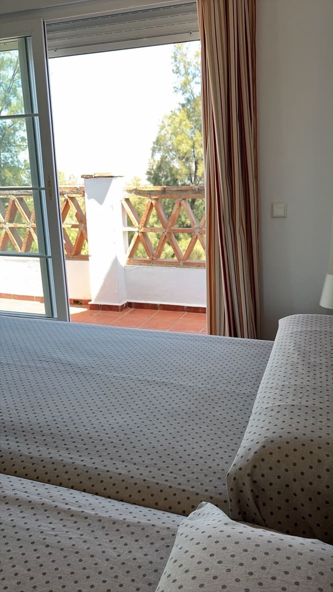 3 soverom Villa til salgs i Malaga by med svømmebasseng garasje - € 479 990 (Ref: 9964020)
