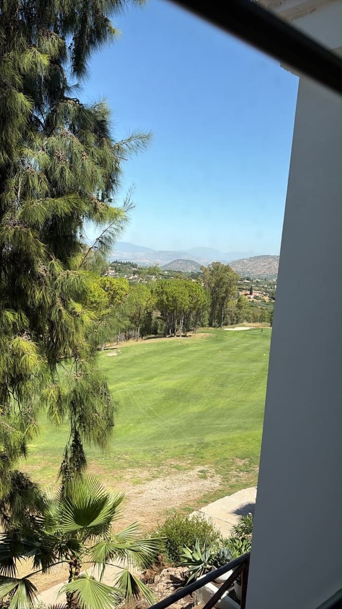 3 soverom Villa til salgs i Malaga by med svømmebasseng garasje - € 479 990 (Ref: 9964020)
