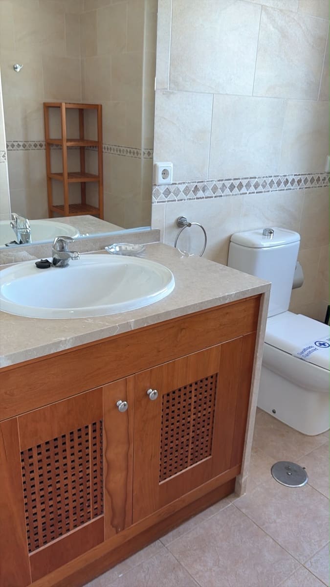 3 soverom Villa til salgs i Malaga by med svømmebasseng garasje - € 479 990 (Ref: 9964020)