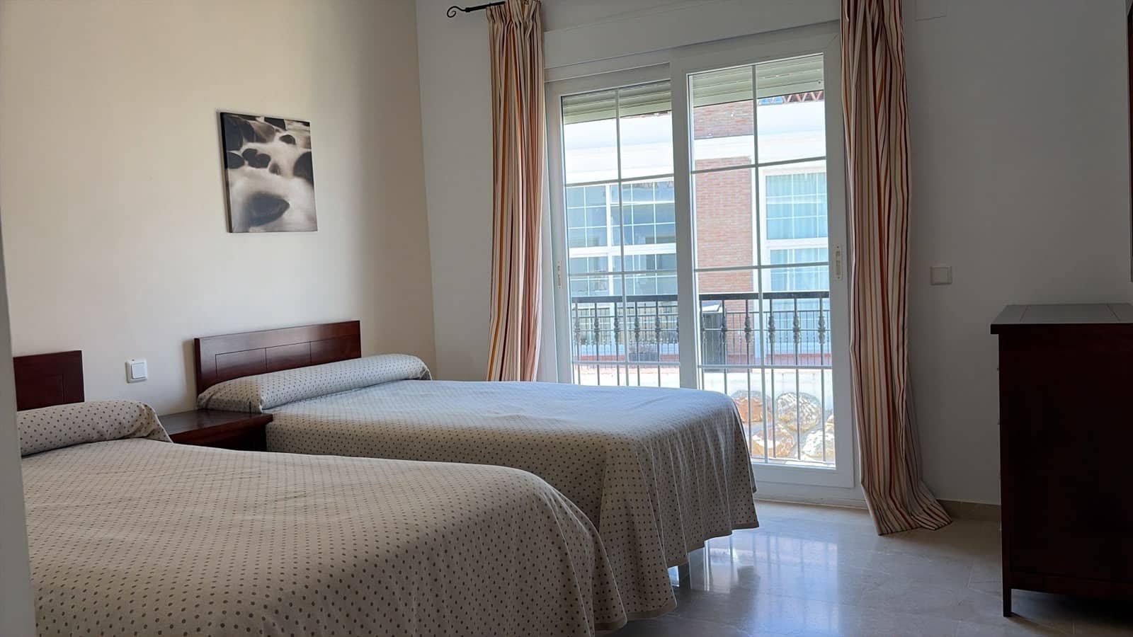 3 soverom Villa til salgs i Malaga by med svømmebasseng garasje - € 479 990 (Ref: 9964020)