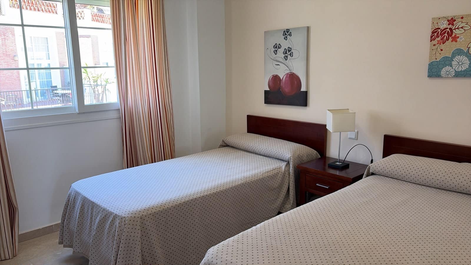 3 soverom Villa til salgs i Malaga by med svømmebasseng garasje - € 479 990 (Ref: 9964020)