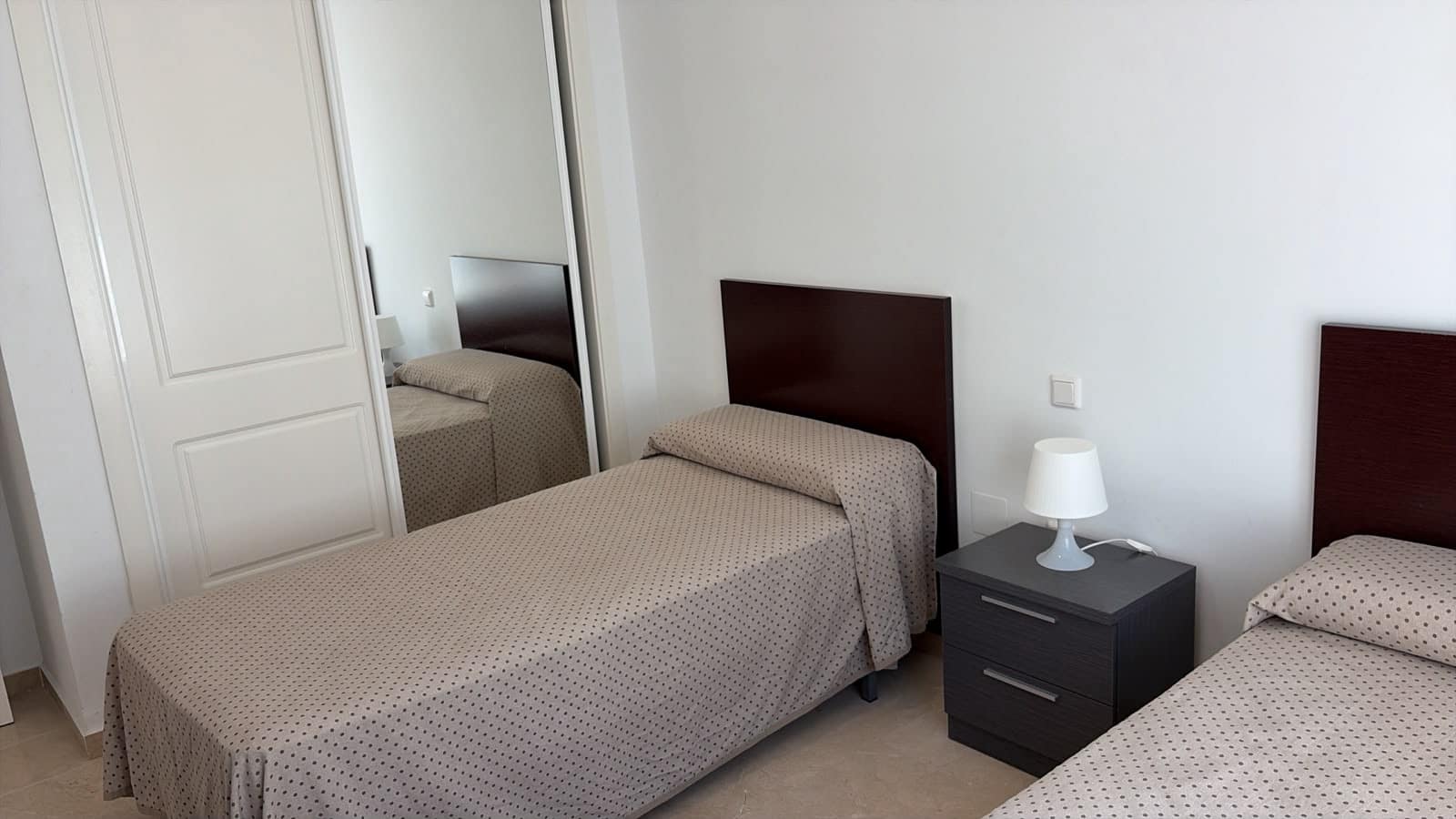 3 soverom Villa til salgs i Malaga by med svømmebasseng garasje - € 479 990 (Ref: 9964020)