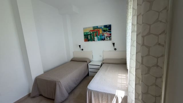 3 soverom Villa til salgs i Málaga by med svømmebasseng garasje - € 479 990 (Ref: 9964020)