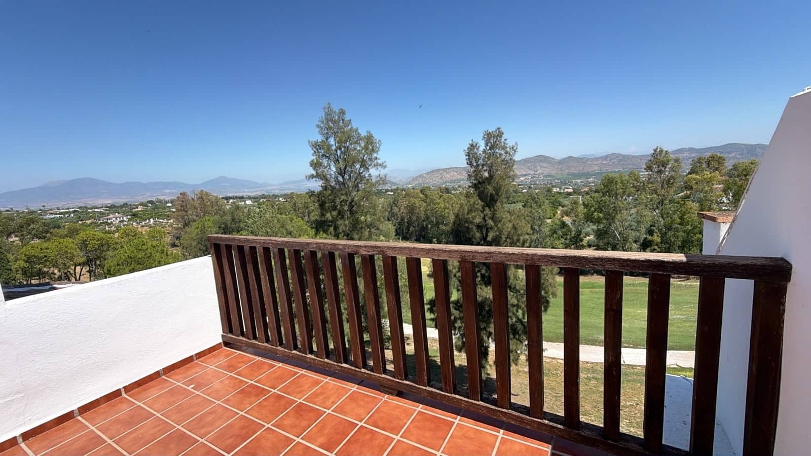 3 soverom Villa til salgs i Malaga by med svømmebasseng garasje - € 479 990 (Ref: 9964020)