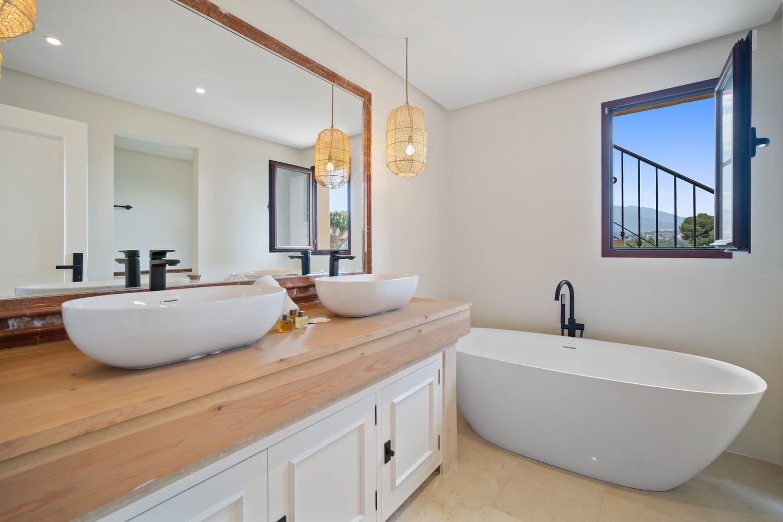 5 quarto Moradia Geminada para venda em Puerto Banus com piscina garagem - 2 575 000 € (Ref: 9818607)