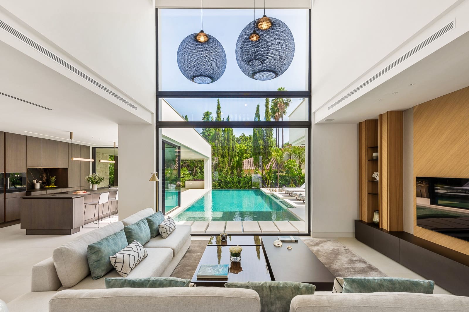 5 Zimmer Villa zu verkaufen in Nueva Andalucia mit Pool Garage - 5.995.000 € (Ref: 9818609)