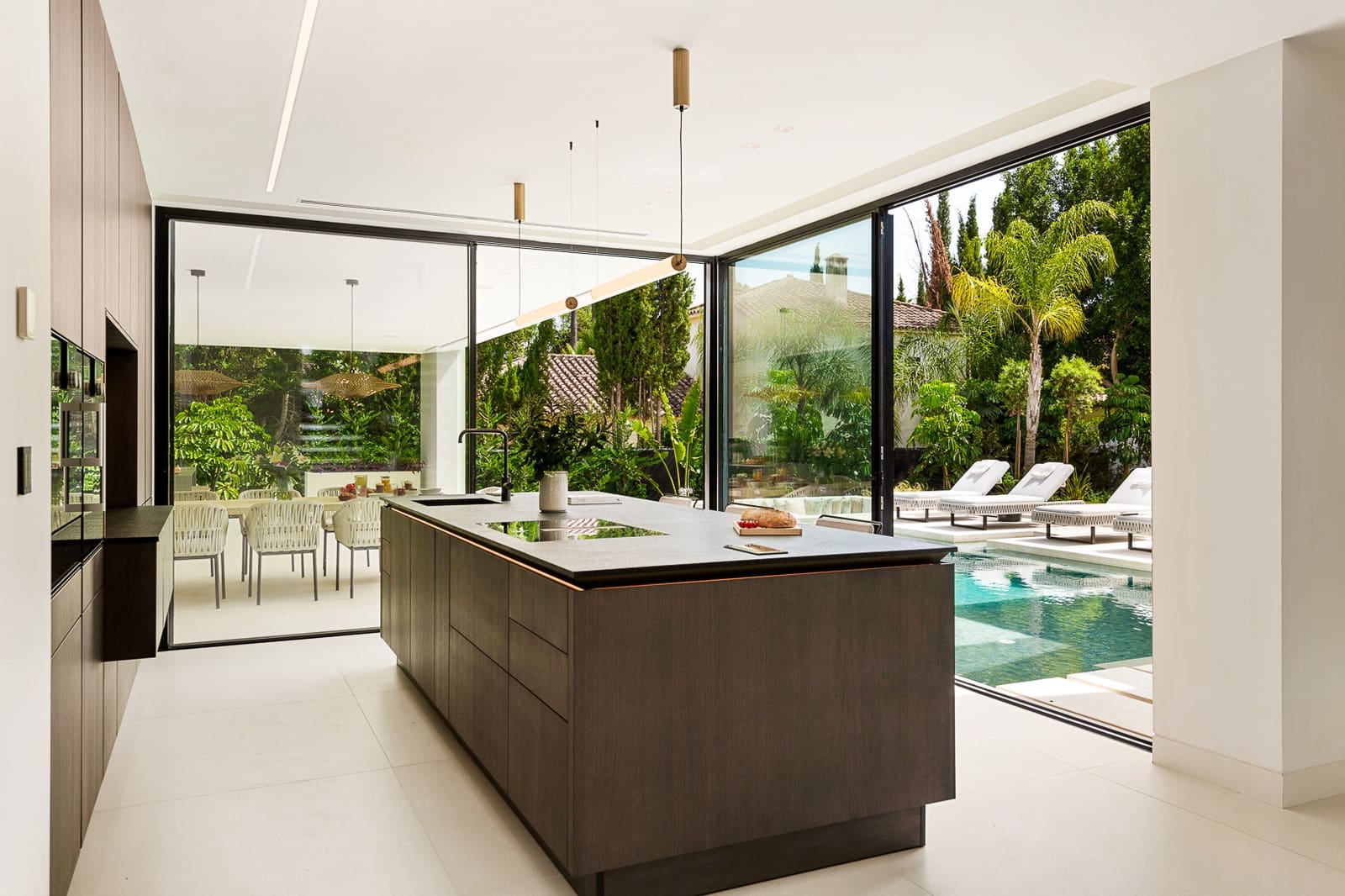 5 Zimmer Villa zu verkaufen in Nueva Andalucia mit Pool Garage - 5.995.000 € (Ref: 9818609)