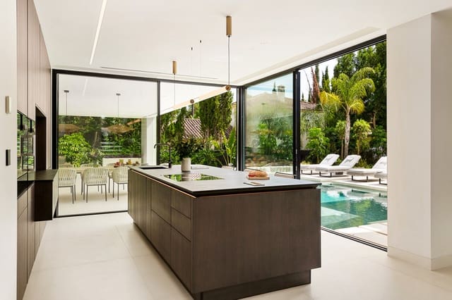 5 Zimmer Villa zu verkaufen in Nueva Andalucia, Marbella mit Pool Garage - 5.995.000 € (Ref: 9818609)